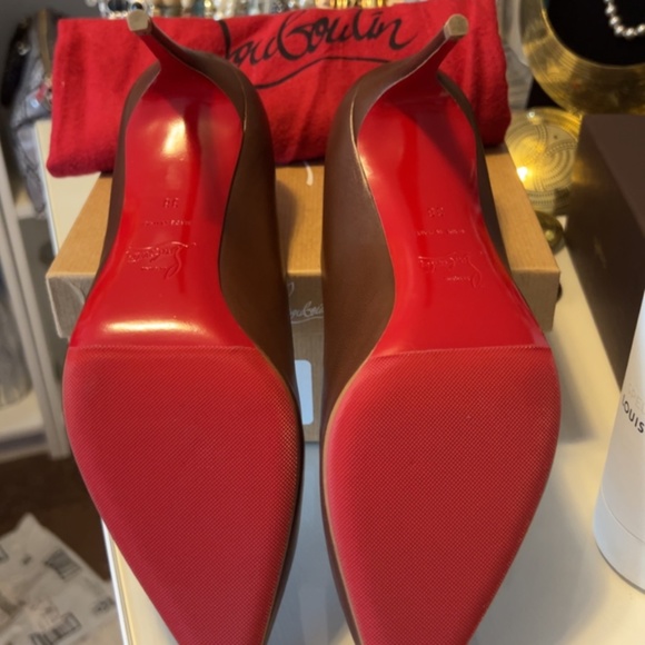 Christian Louboutin - Picture 3 of 8